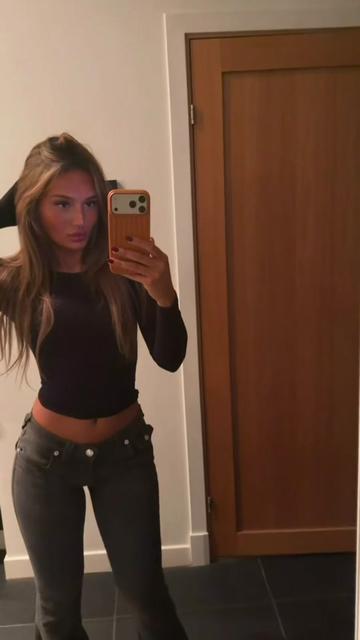 @OLIVIA JONSSON
