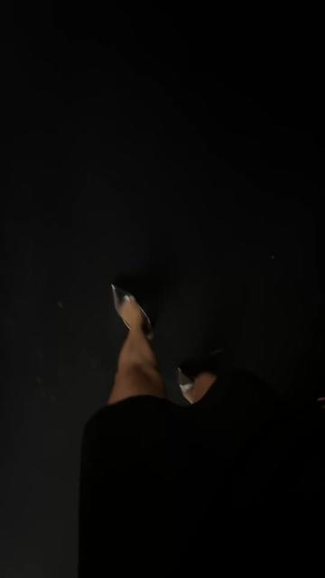 @L I V