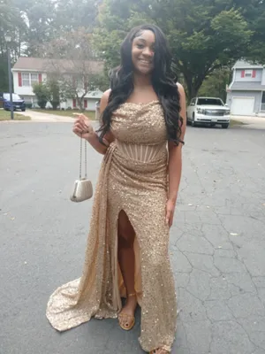 @THE NIKKIEGREENEYEZ COLLECTION