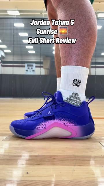 @SneakrTweakr&trade;