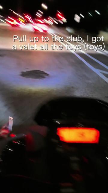 @𝓣𝓸𝓷𝔂 𝓜𝓪𝓬𝓪𝓻𝓸𝓷𝓲