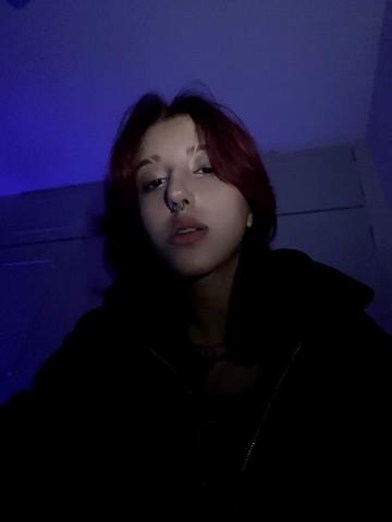 @𝘝𝘪-✄