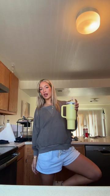 @caitlynnavery