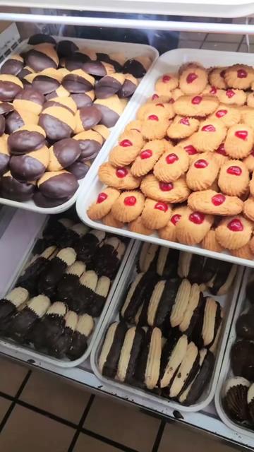 @Lucibellos Italian Pastry Shop