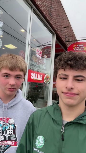 @Massfoodreviews