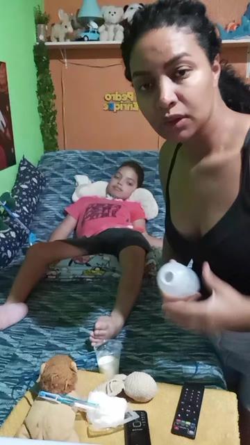 @m&atilde;e at&iacute;pica oficial