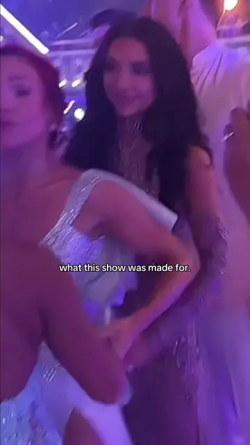 @whitneysklein 🪩🎗️