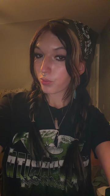 @Maddieoroll