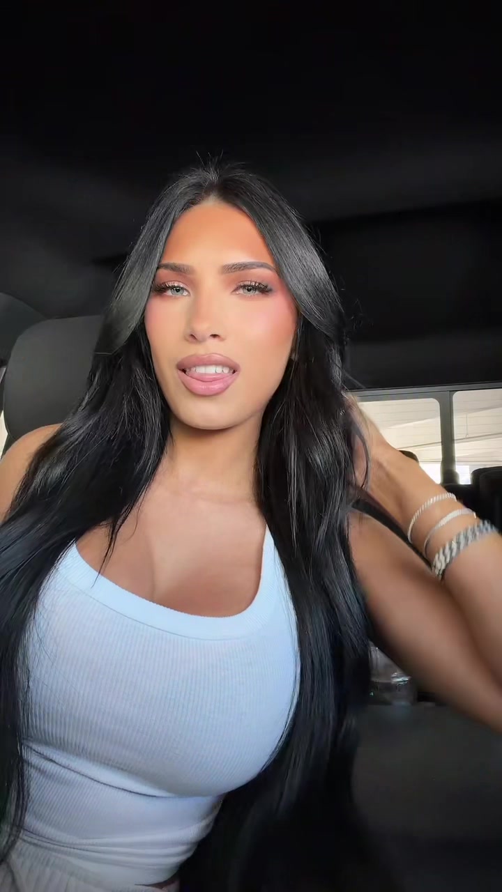 @Elle B