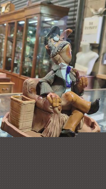 @Click Antiques Warehouse