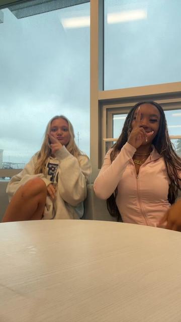@𝒞𝑒𝓈𝒾𝓁𝓎 👸🏽🎀