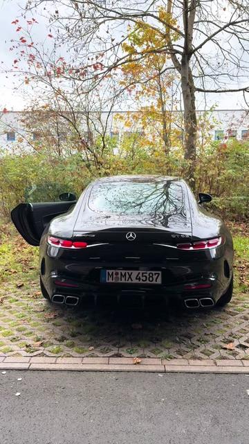 @Les Passionnés de la Voiture
