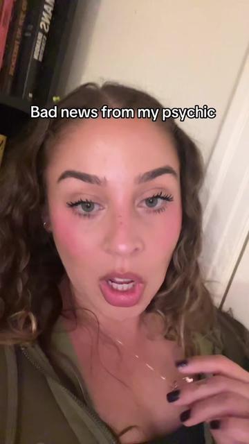 @zoefromtheinternet