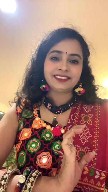 @(nidhzazz) Dr. Nidhi Joshi