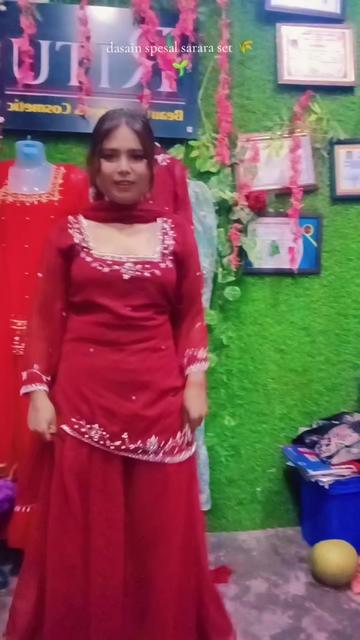 @👑pinky pahari 🍁💚🥀