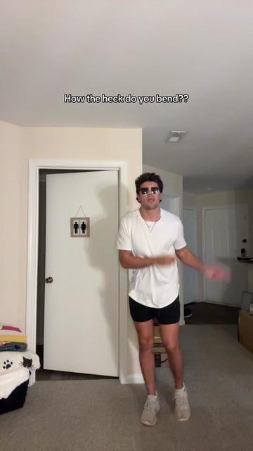 @CjHennings8