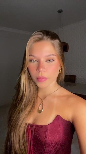 @lari.candeias