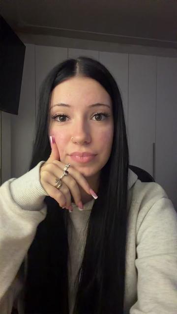 @rrebeccaarinii
