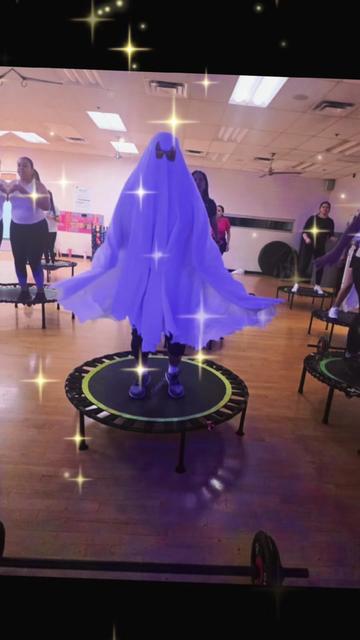 @Ari Alvarado jumping studio