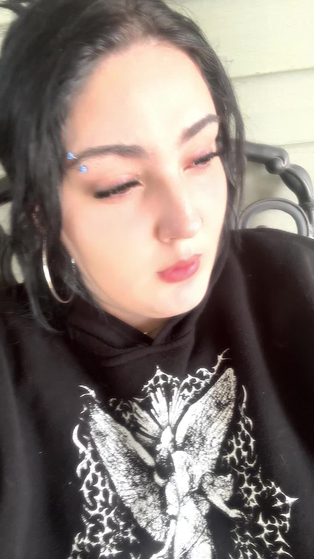 @kyra ☠︎︎