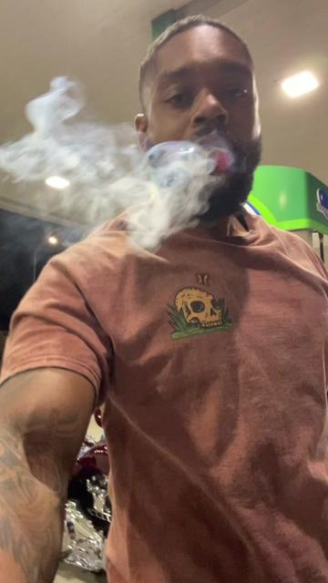 @QUE