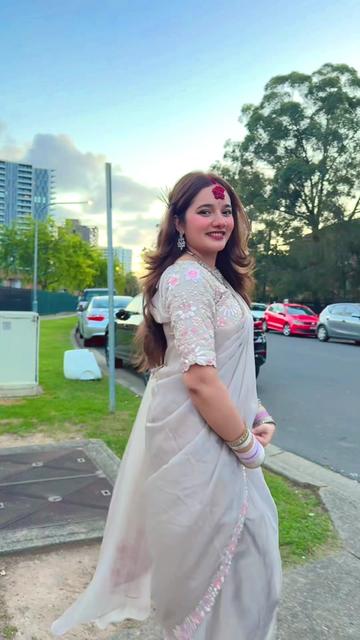 @𝓡𝓸𝓼𝓱𝓷𝓲 𝓚𝓪𝓵𝔀𝓪𝓻🌸