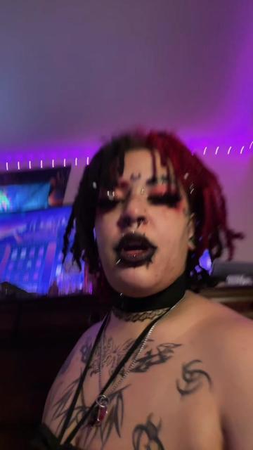 @Their Little Devil⛓️🖤♥️✨