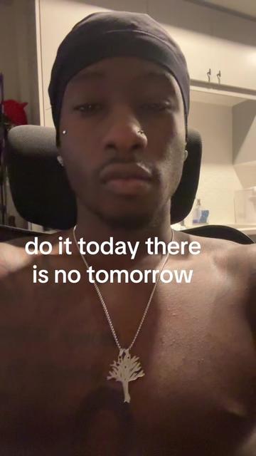 @hitthatblunt4me