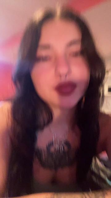 @lil.vases.of.lillies