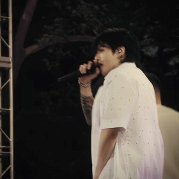 @ꨄ⁷