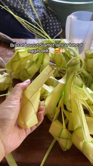 @YulianaLarasati_