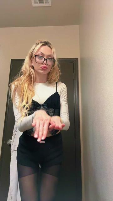 @Vv