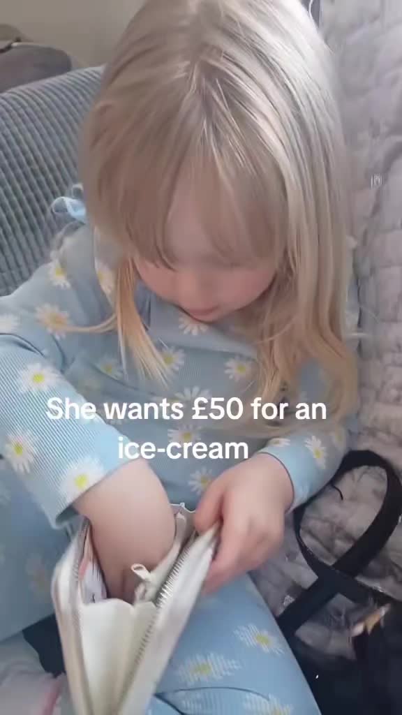 @Itsmedeedee
