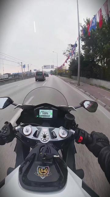 @Kırmızı Kulak