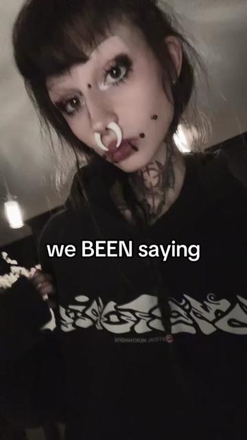 @𖦹 sofie 𖦹