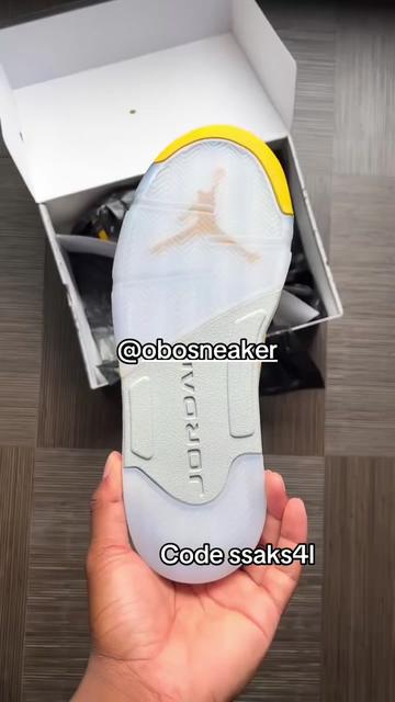 @⃟