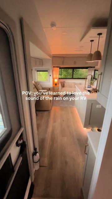 @The Roamsteaders 🚐💨 | Travel