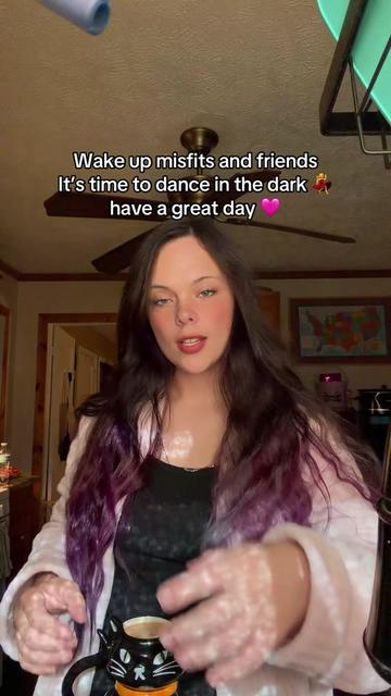 @🐦⬛Skinny_Minnie🩷📚✨