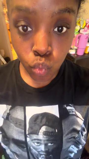 @Lizzie<3