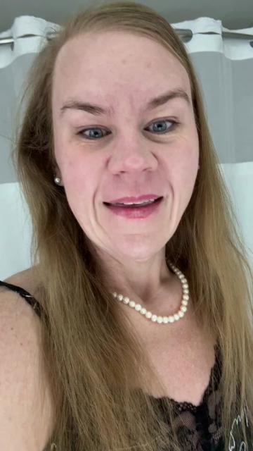 @AnnaCauley