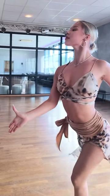 @ZYMdancestyle