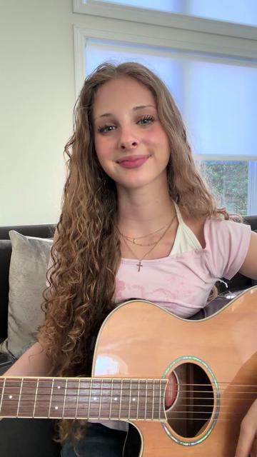 @sophieghosnsings