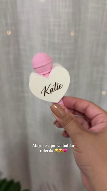 @Katie_
