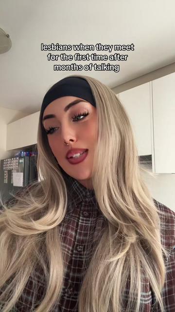 @LEASHBIAN 😈