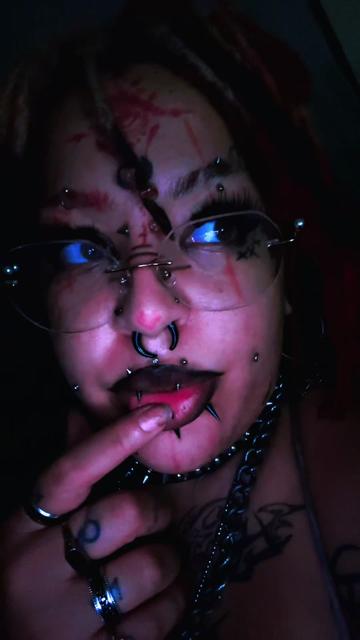 @Their Little Devil⛓️🖤♥️✨
