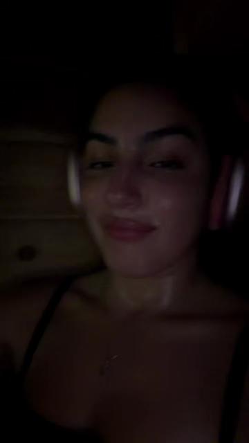 @Pelinegra