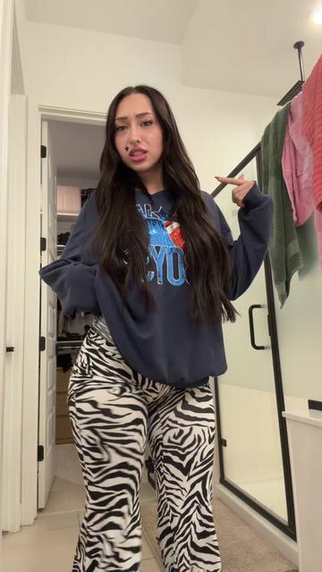 @👩🏻