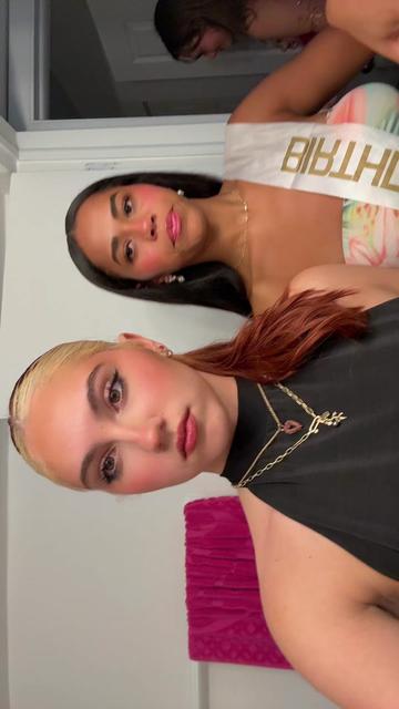 @not_ainsleyjohnson