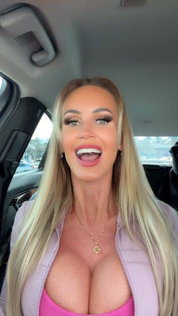 @TheLasVegasBomshell