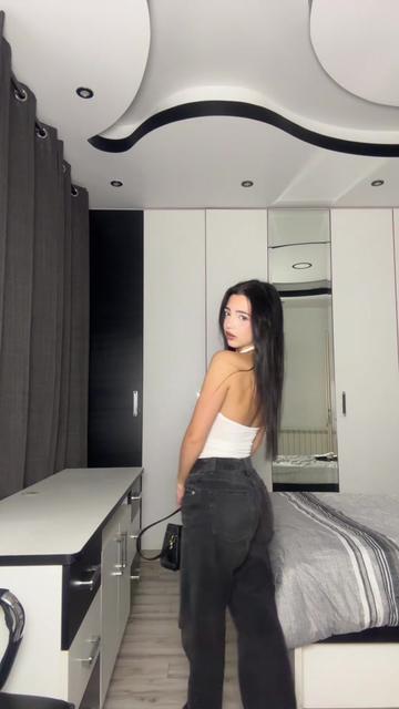 @clarayazbk